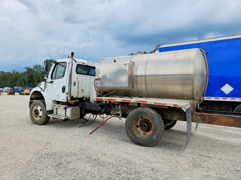 2005 Freightliner Buisness Class M2 Water Truck