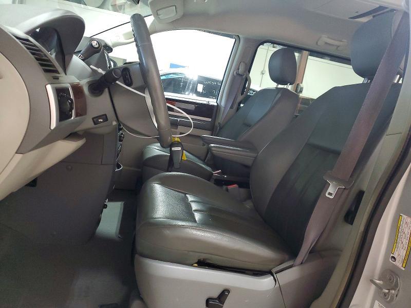2010 Chrysler Town & Country Touring
