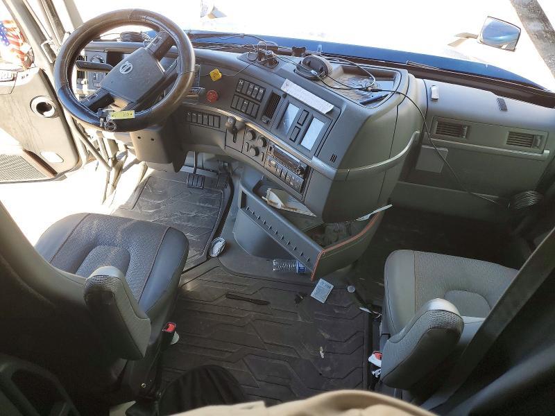 2023 Volvo VNL Semi Truck