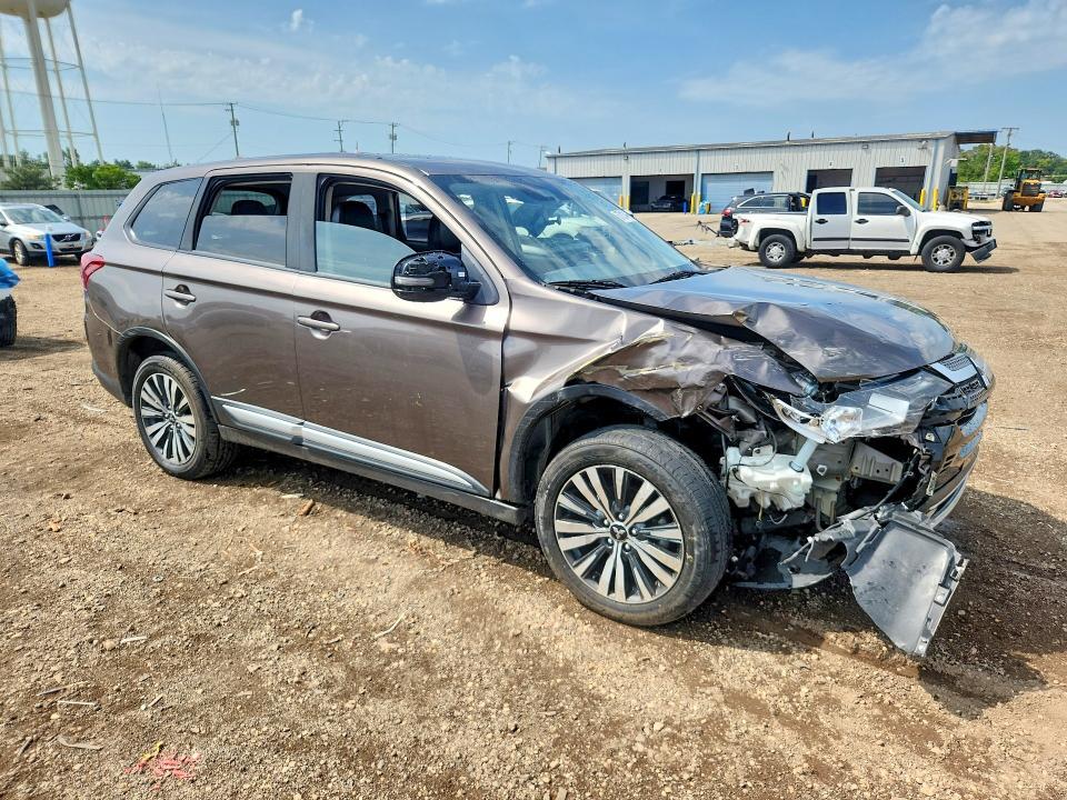 2020 Mitsubishi Outlander SE