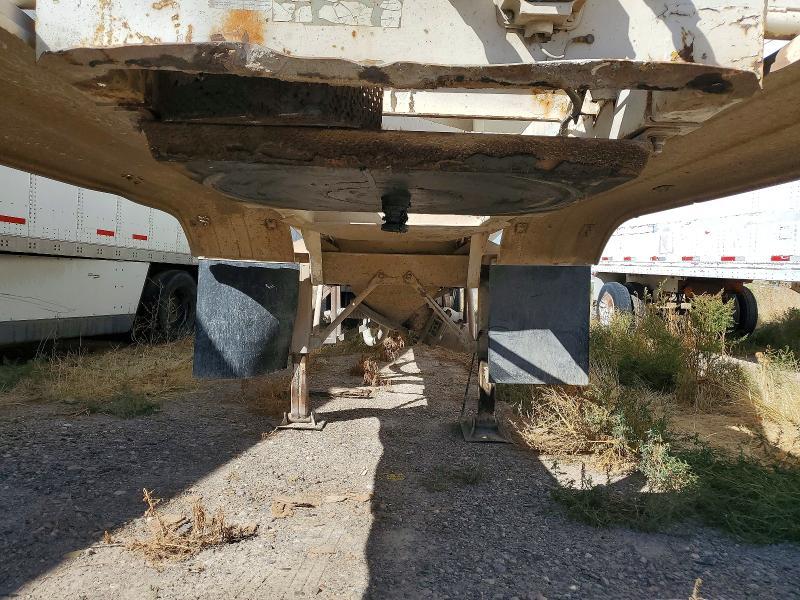 1983 Hobbs Trailer 1983 Pneumatic DRY Bulk Trailer