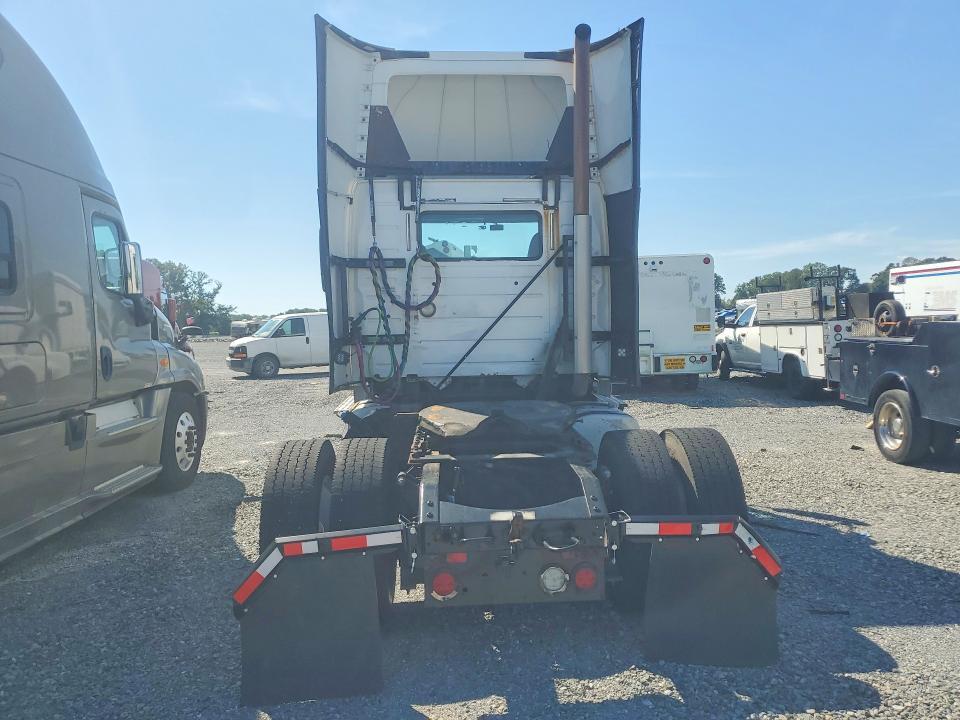2016 Volvo VNL Semi Truck