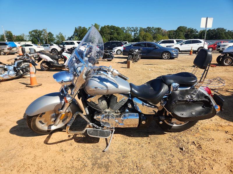 2005 Honda VTX1300 R