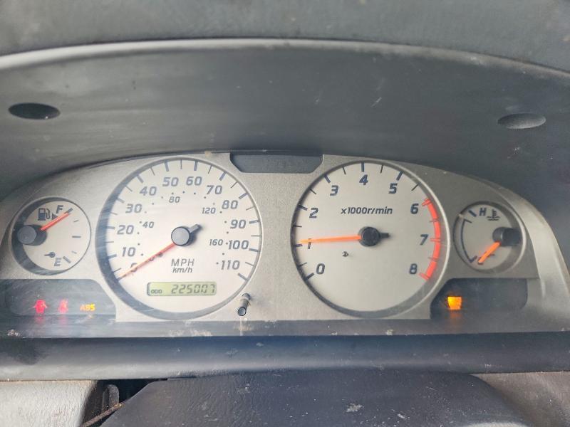2001 Nissan Frontier XE