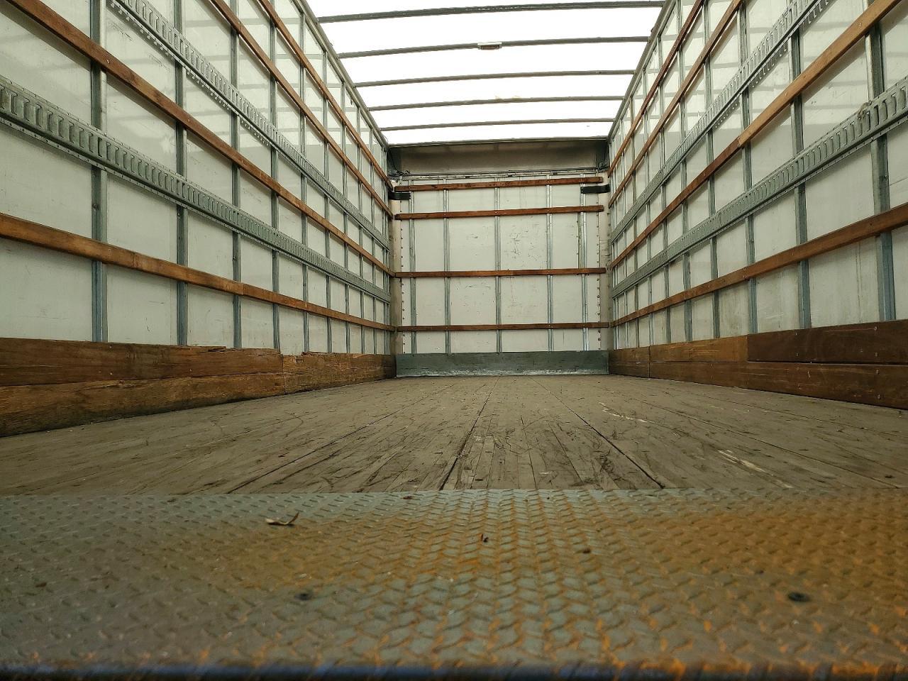2019 Freightliner Business Class M2 BOX Truck