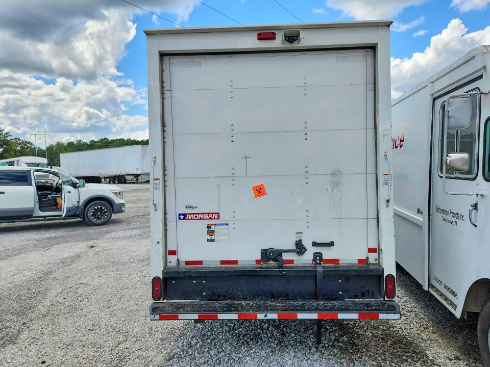 2024 Chevrolet Express BOX Truck
