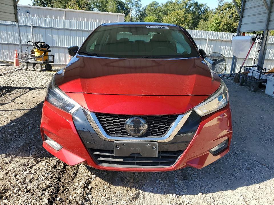 2021 Nissan Versa SR