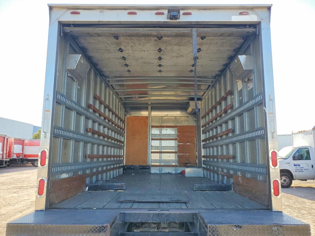 2018 Hino 195 BOX Truck