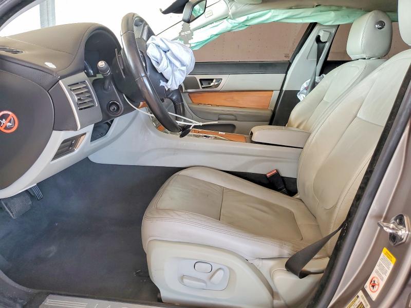 2010 Jaguar XF Luxury