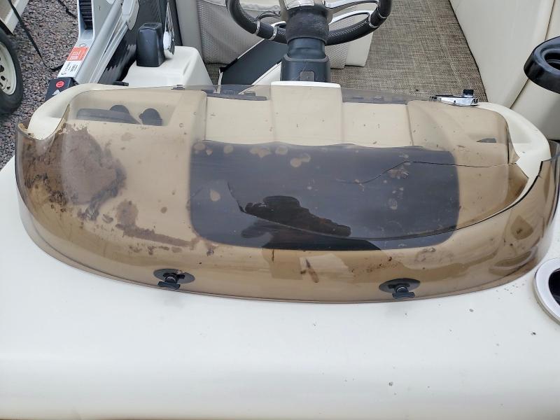 2016 Bennington Pontoon Boat