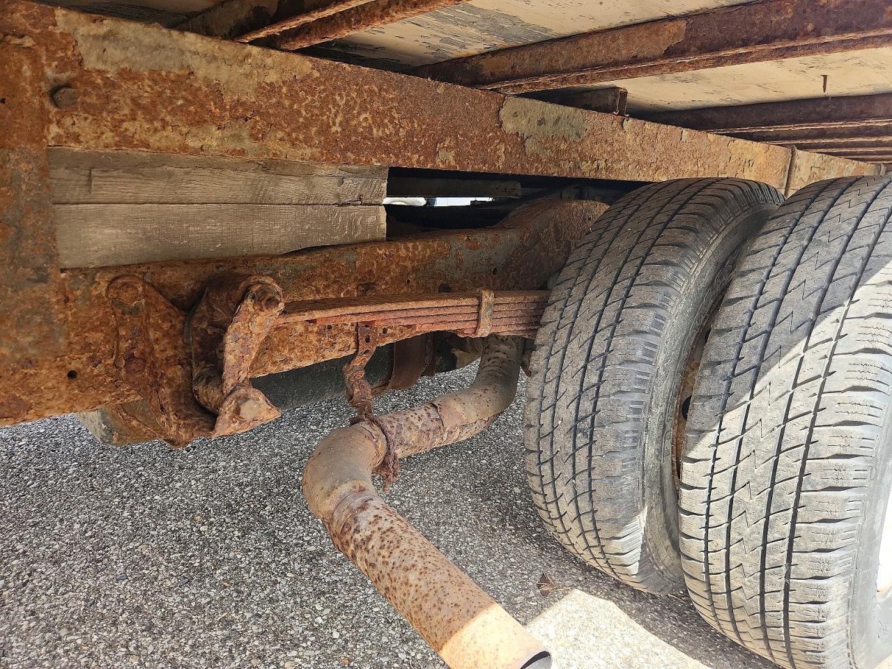 2001 Ford E350 BOX Truck