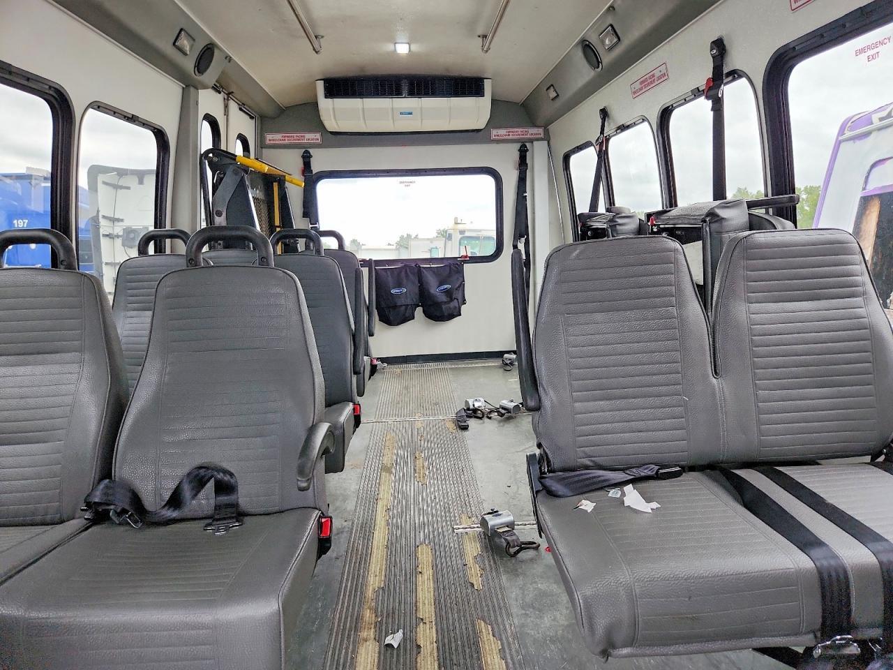 2010 Chevrolet Express G3500 Shuttle Bus