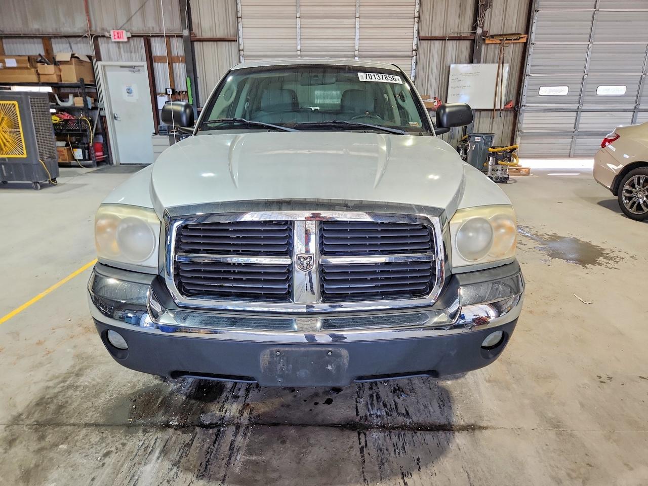 2005 Dodge Dakota Quad SLT