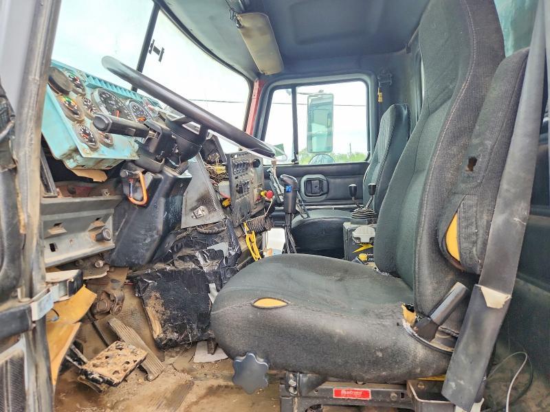 1999 Mack CL713 ROLL-OFF Container Truck