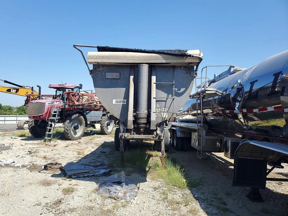 1999 Trailers IS END Dump Trailer