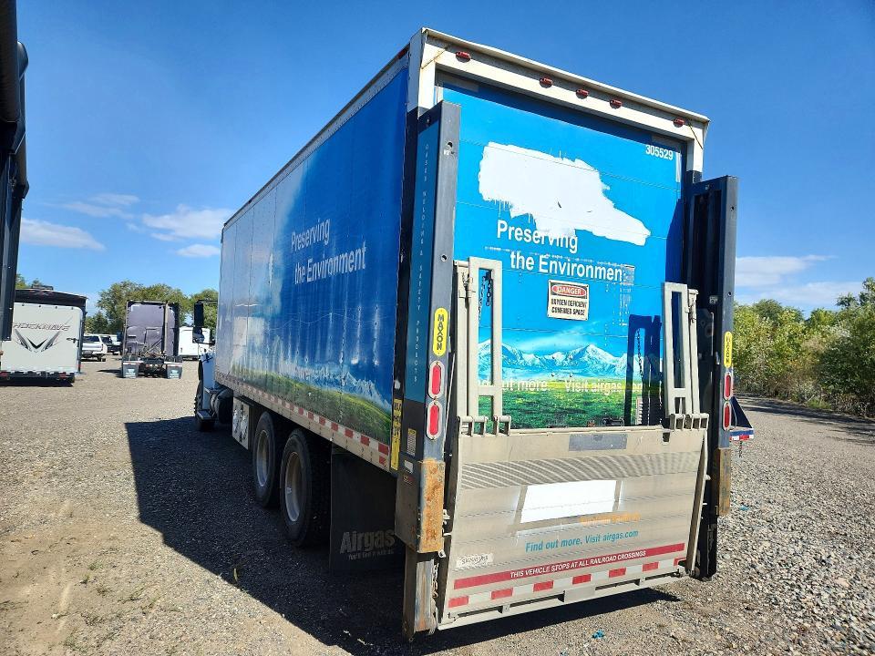 2015 Frht - Freightliner 2015 Freightliner Business Class M2 BOX Truck