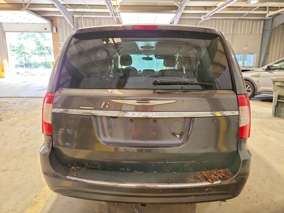 2016 Chrysler Town & Country Touring