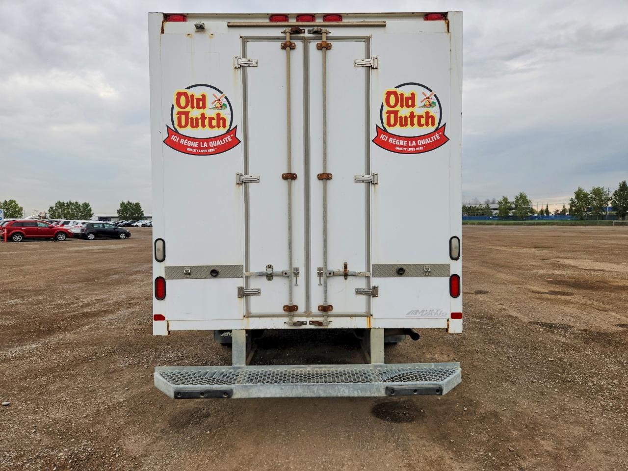 2017 Chevrolet Express BOX Truck