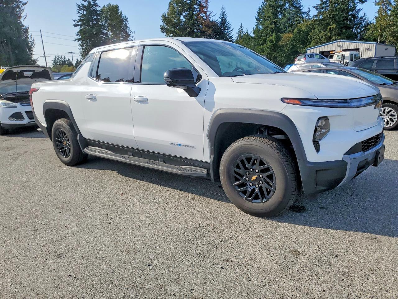 2025 Chevrolet Silverado LT