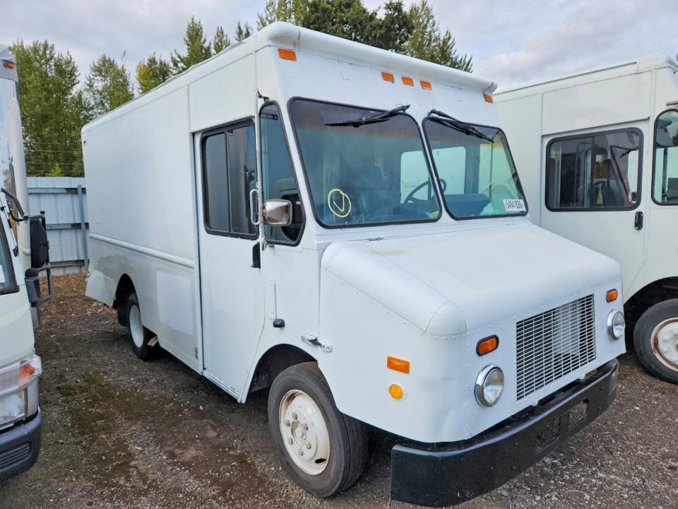 2008 Freightliner MT45G Chassis Delivery Truck