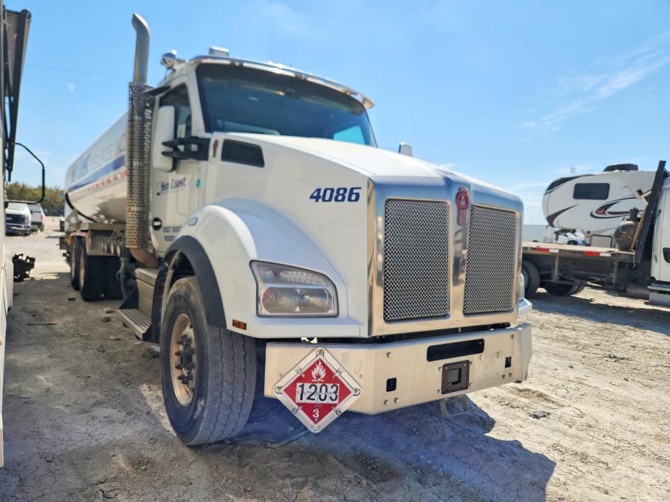 2019 Kenworth Construction T880