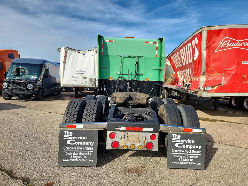 2000 Peterbilt 379-semi Truck