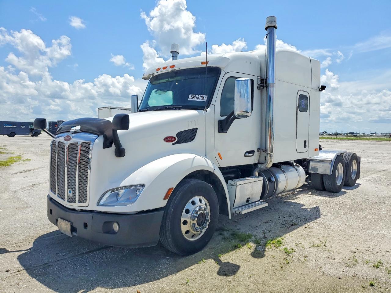 2014 Peterbilt 579 Semi Truck