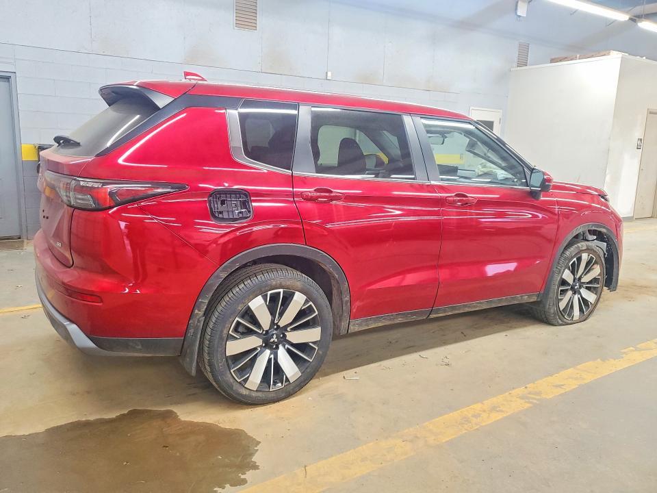 2025 Mitsubishi Outlander SE