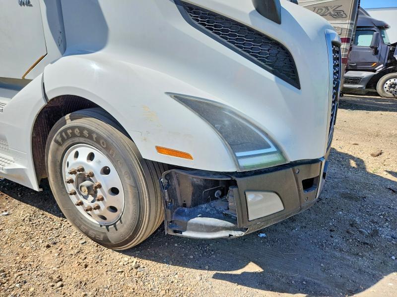 2019 Volvo VNL Semi Truck