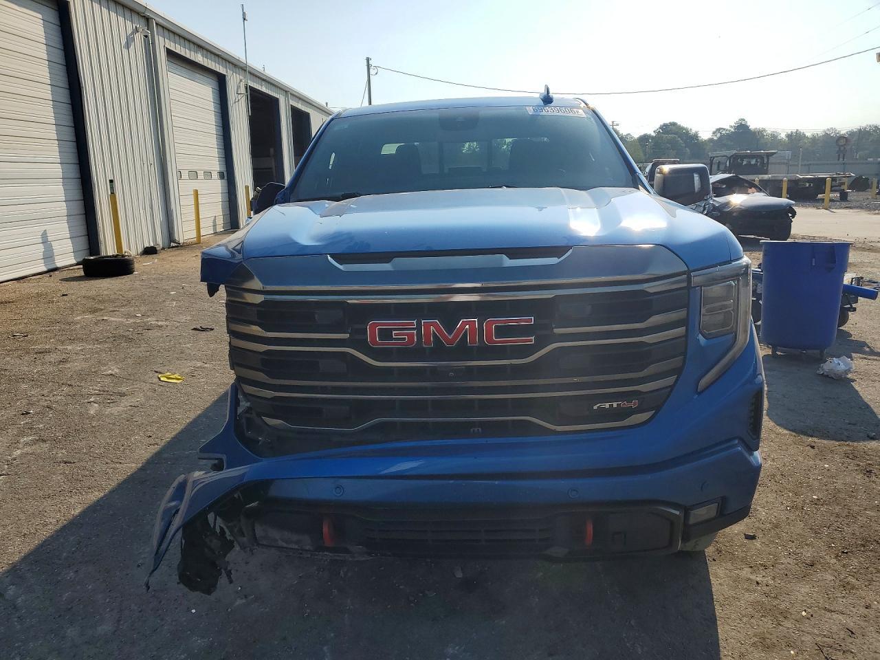 2022 GMC Sierra K1500 AT4