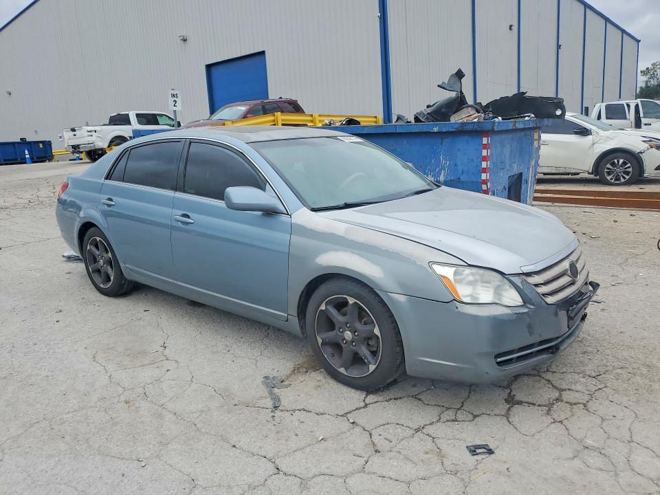 2005 Toyota Avalon XLS