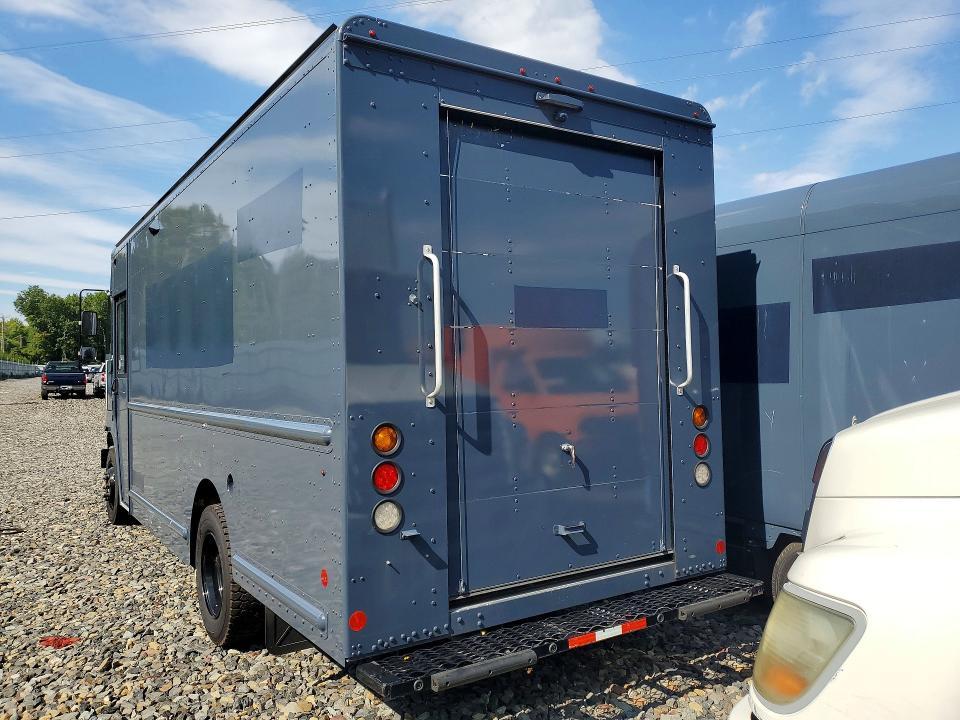 2020 Freightliner MT45G Chassis Delivery Truck
