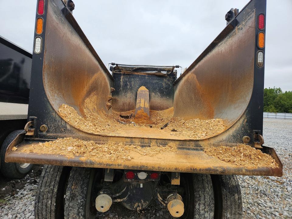 2023 International HX520 Dump Truck