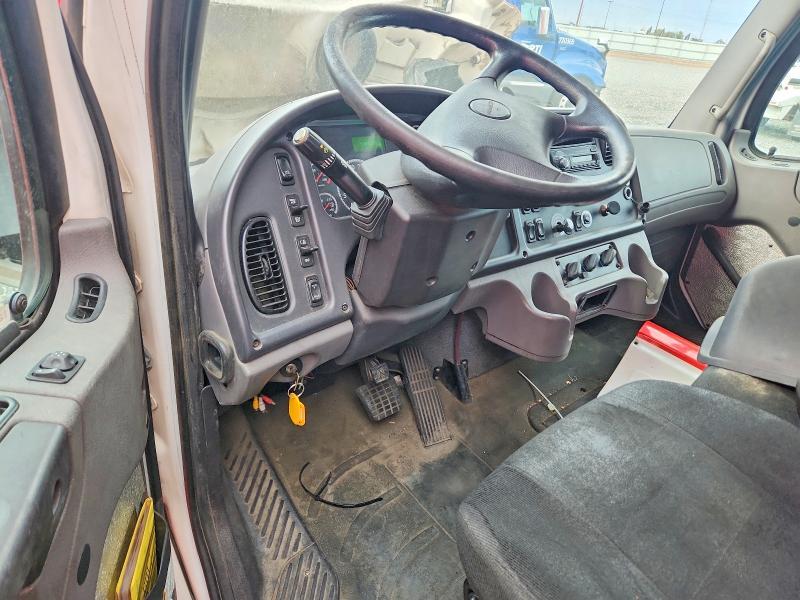 2017 Frht - Freightliner 2017 Freightliner Business Class M2 BOX Truck