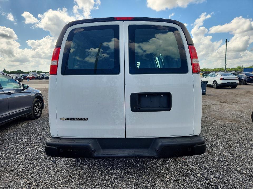 2022 Chevrolet Express 2500 Delivery Van