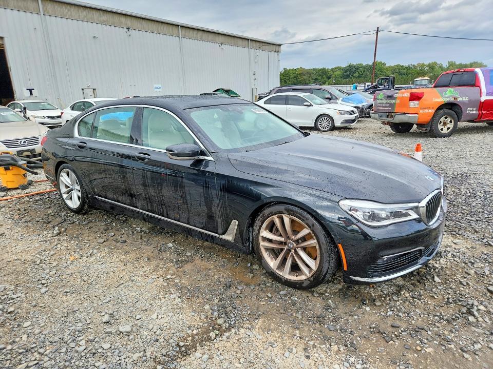 2018 BMW 750 XI