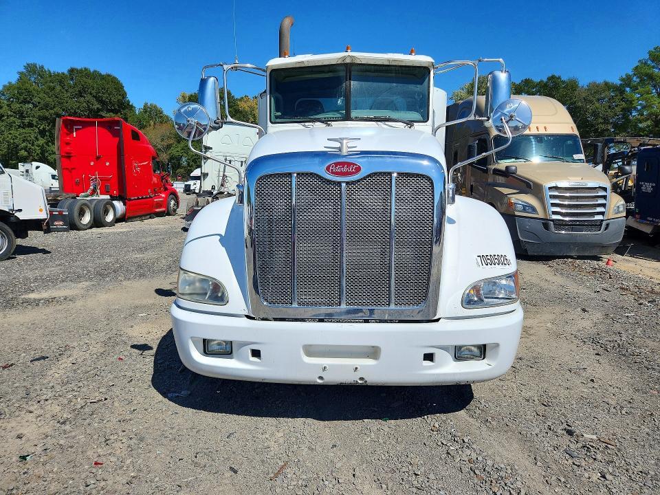 2012 Peterbilt 386 Semi Truck