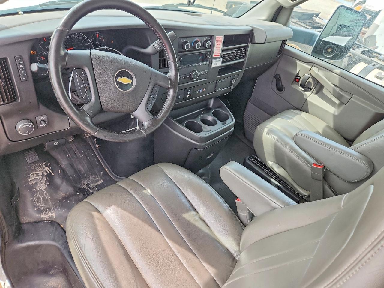 2021 Chevrolet Express BOX Truck
