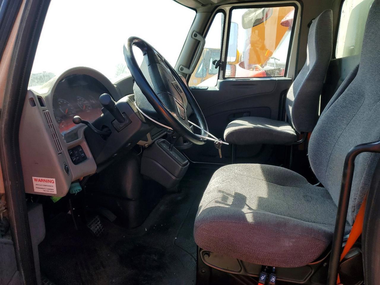 2017 International 4300 BOX Truck