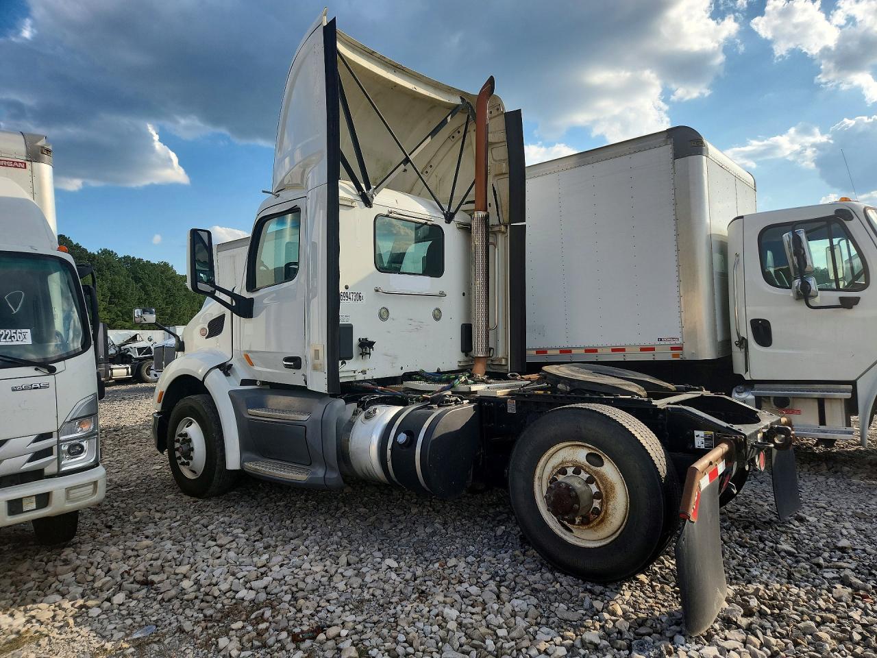2017 Peterbilt 579 Semi Truck