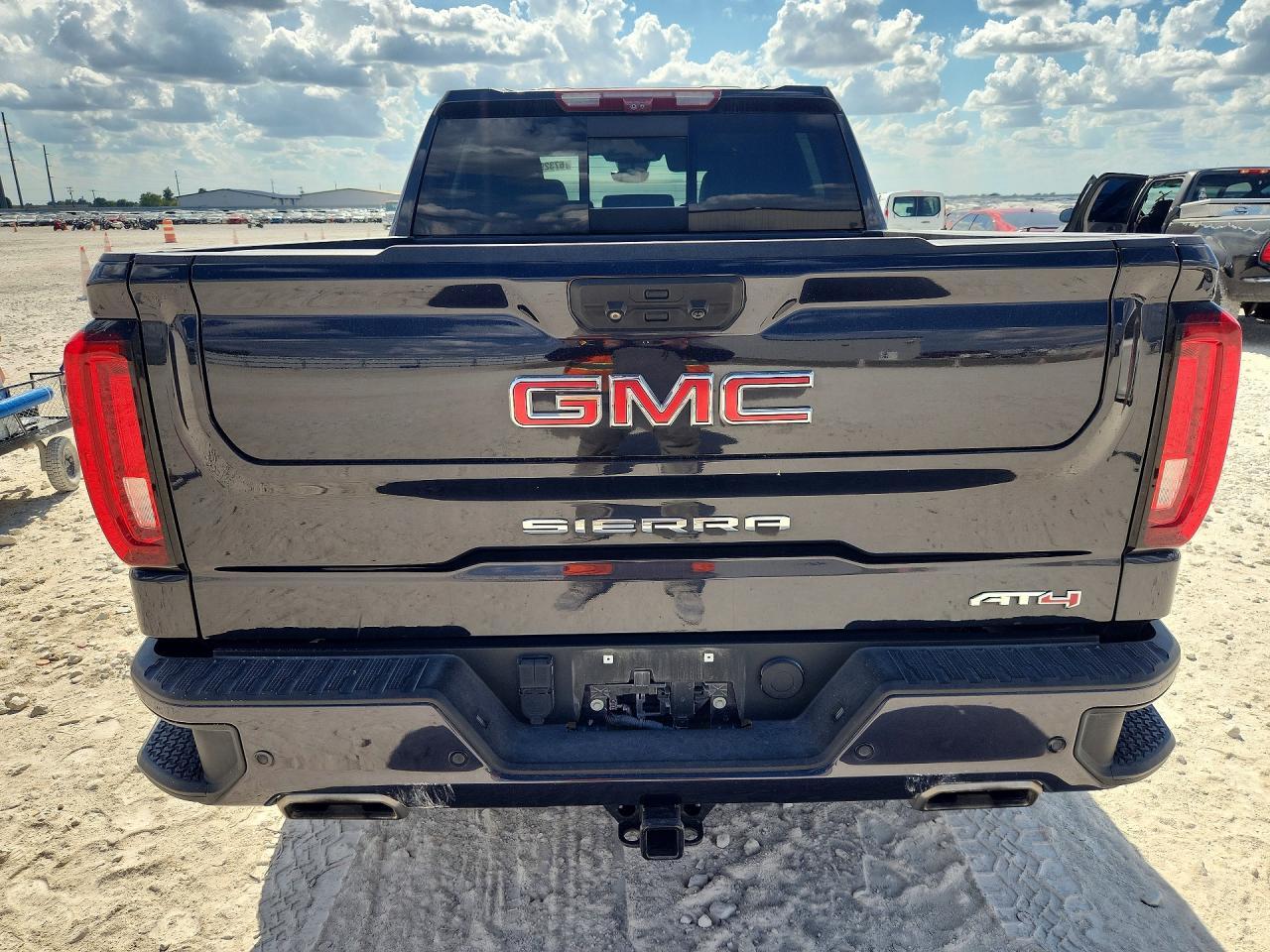 2023 GMC Sierra K1500 AT4