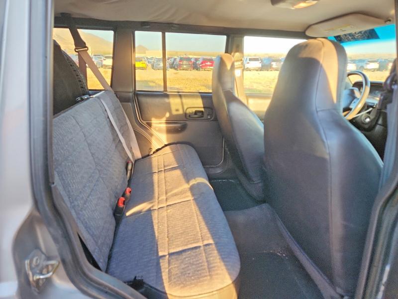 2001 Jeep Cherokee Sport