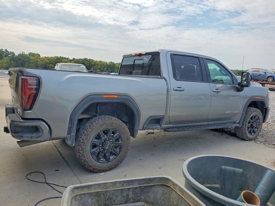 2026 GMC Sierra K2500 AT4