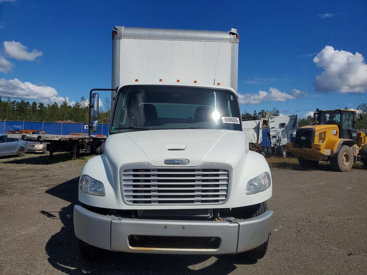 2019 Freightliner Business Class M2 BOX Truck