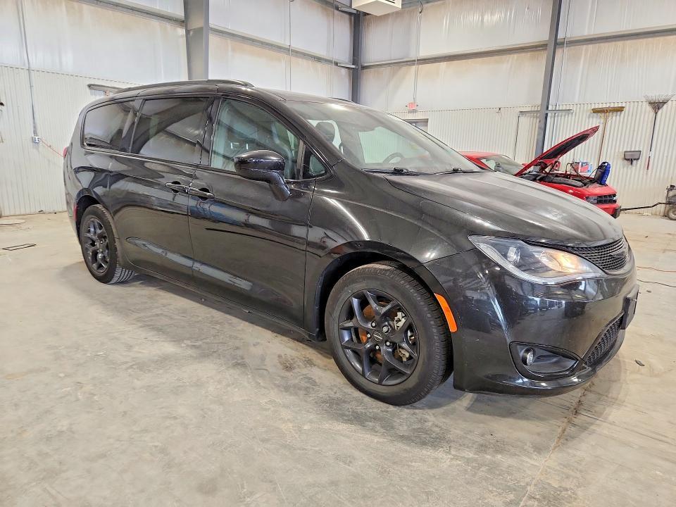 2019 Chrysler Pacifica Touring L Plus