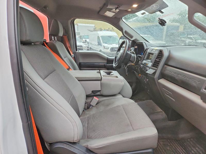 2017 Ford F550 Super Duty BOX Truck