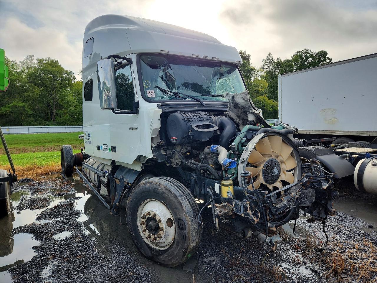 2020 Volvo VN VNL-Semi Truck