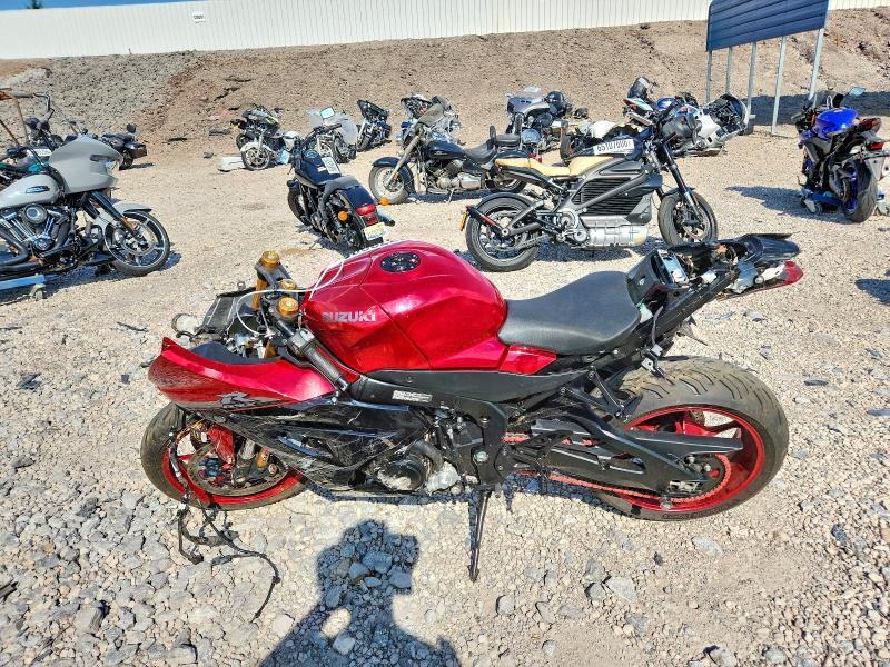 2025 Suzuki GSX-R1000 R