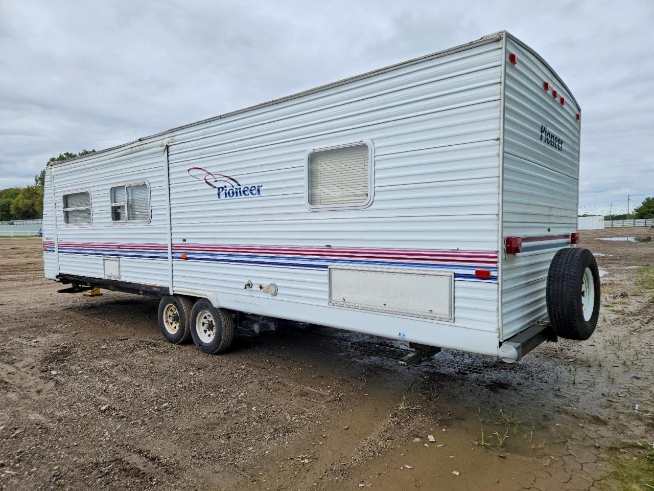 2002 Fleetwood Pioneer Camper