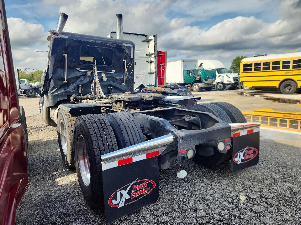 2016 Peterbilt 389 Semi Truck